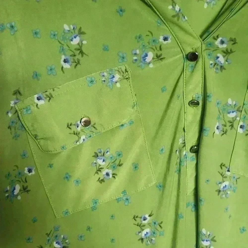 Lily Morgan Floral Blouse 2X | Green Stretchy Button Front Top Plus Size - Picture 5 of 9